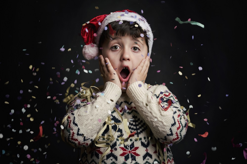junge-in-einer-nikolausmuetze
