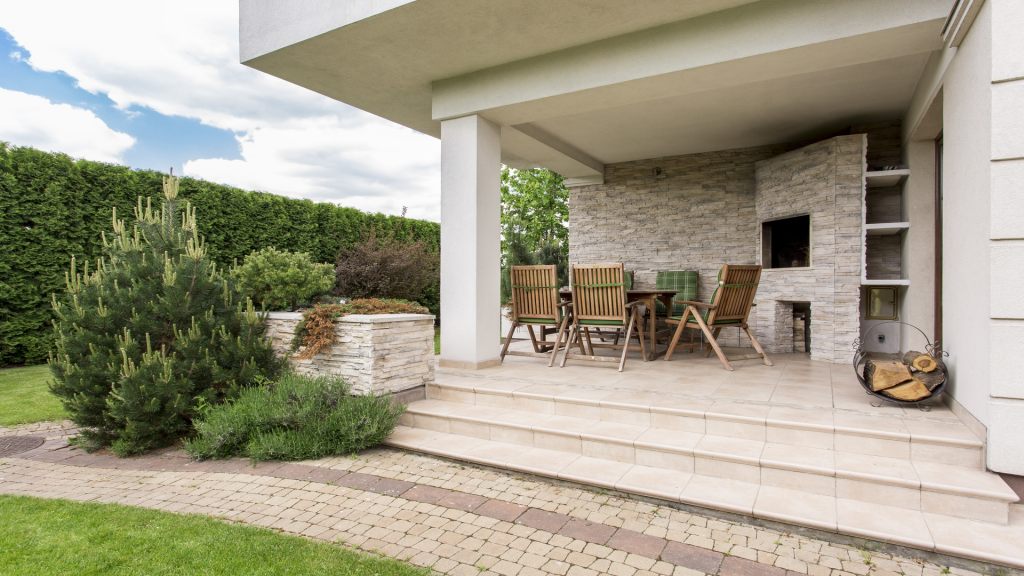 terrasse-eine-verbindung-zwischen-haus-und-garten