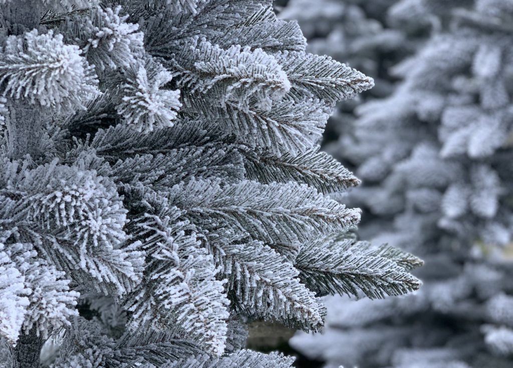 fichte-natur-weiss-mit-schneeflocken-von-fairytrees